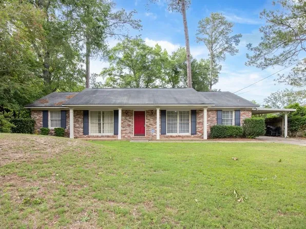 4135 King Arthur Pl, Columbus, GA 31907
