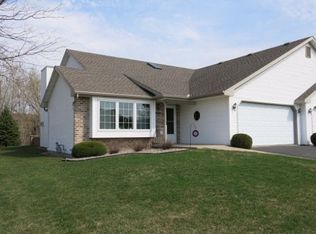 252 Lake Pointe Dr, Oshkosh, WI 54904