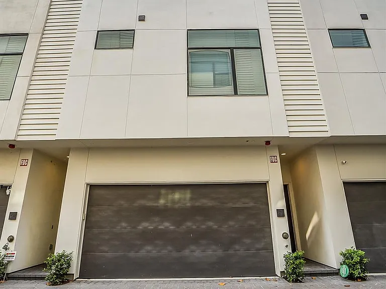 1004 California St #203 — Photo 34