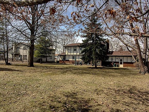 3rd image of 2917 Gleneagle Dr