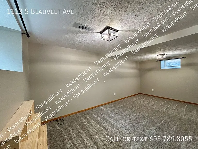 1113 S Blauvelt Ave — Photo 37