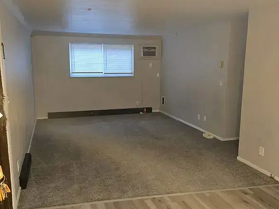 5th image of 4644 Burkhardt Ave #4654-D