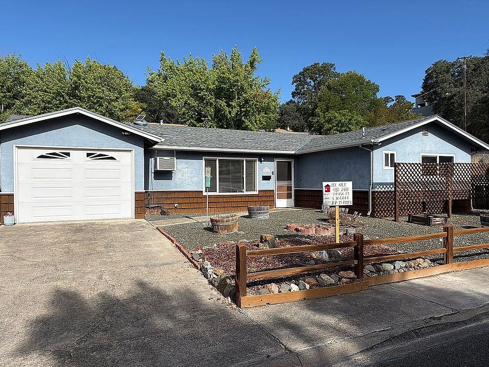 1st image of 1625 Palm Dr