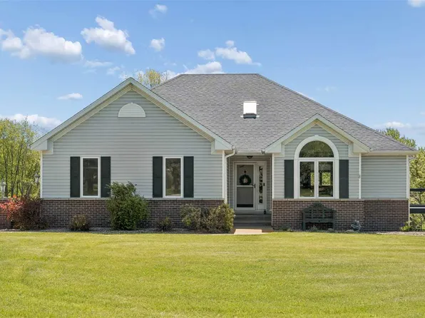 3313 Cedar Hill Dr NE, Solon, IA 52333