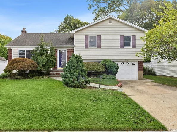 2217 Fir Street, Wantagh, NY 11793