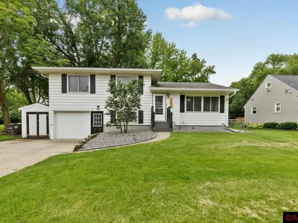 762 E Prince St, Lake Crystal, MN 56055