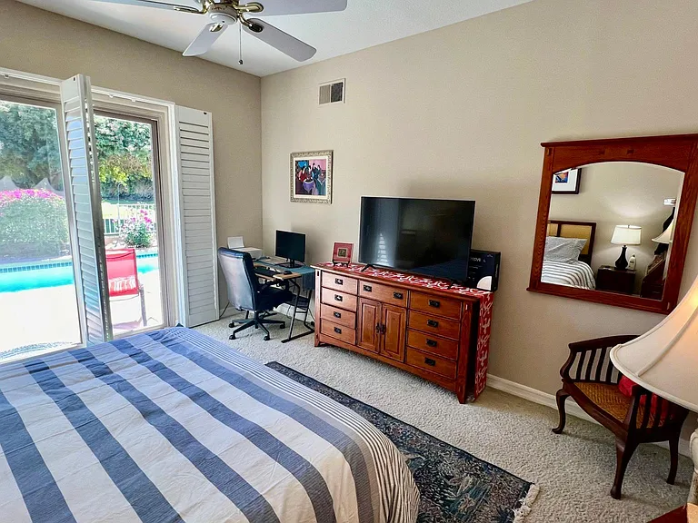 209 Kavenish Dr — Photo 36