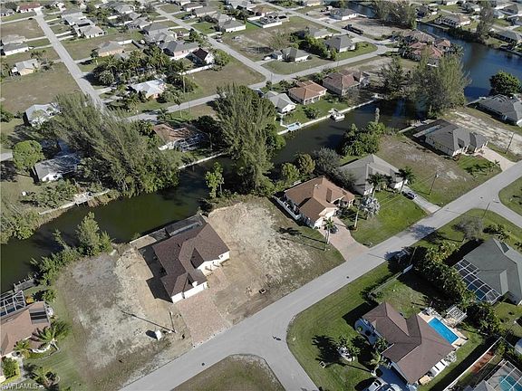 5th image of 1129 SW 27th St