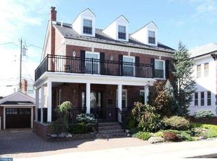 104 S Fredericksburg Ave, Margate, NJ 08402
