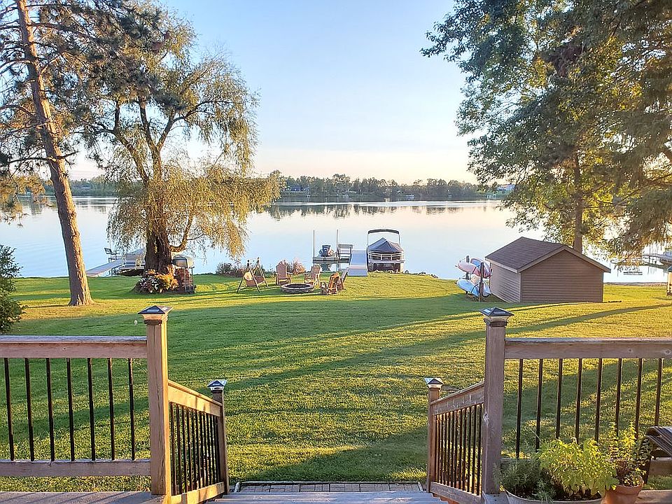 Lake view from the large dec