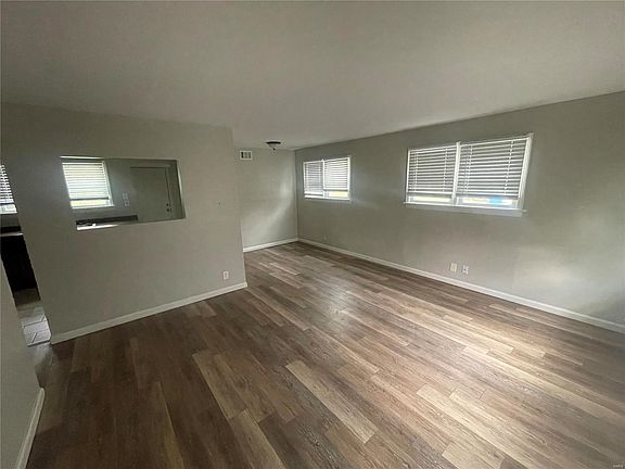 2nd image of 1005 Farmview Dr