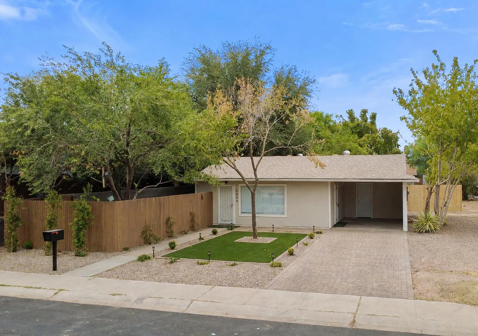 Remodeled 2 bedroom 1 bath in Tempe! — Photo 2
