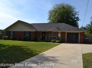 606 Chase Ct, Hinesville, GA 31313