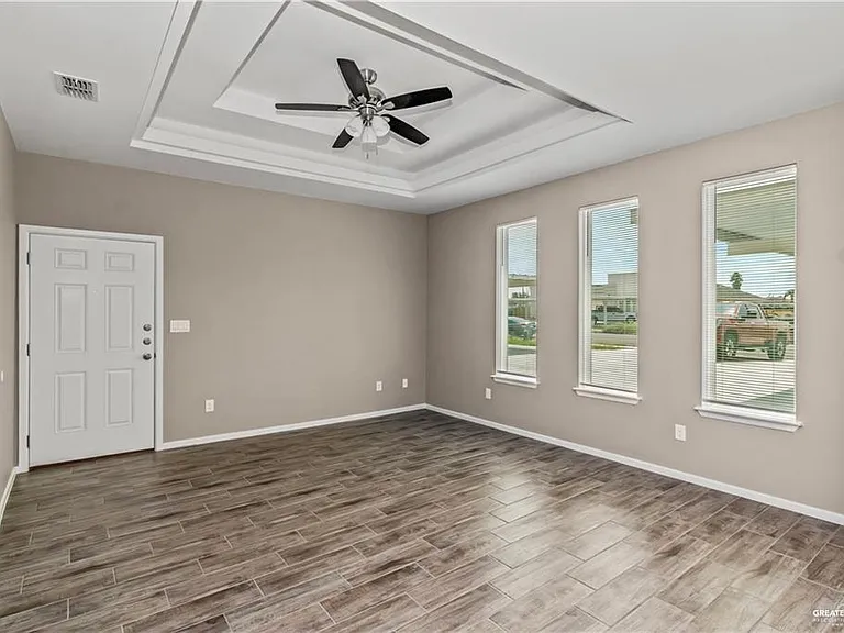 1401 Beverly Ave #3 — Photo 2