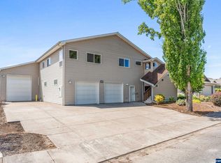 641 Aeronca St N, Independence, OR 97351