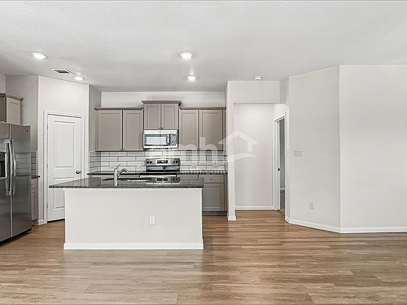 4th image of 2709 Iberia Ct
