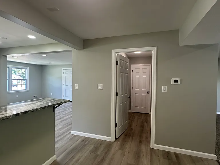 14 Danbury Dr — Photo 5