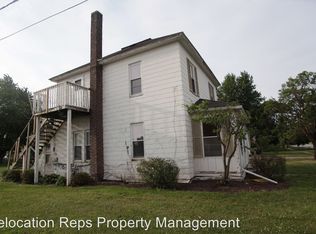 1802 13th St #3, Viola, IL 61486