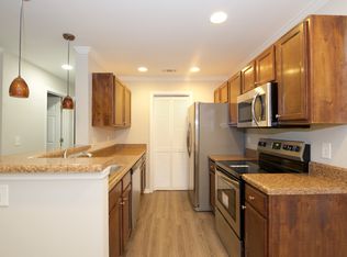 225 Warm Springs Cir, Roswell, GA 30075