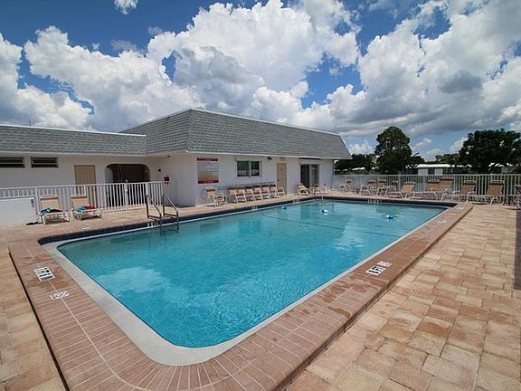 2nd image of 433 Circlewood Dr #M-2