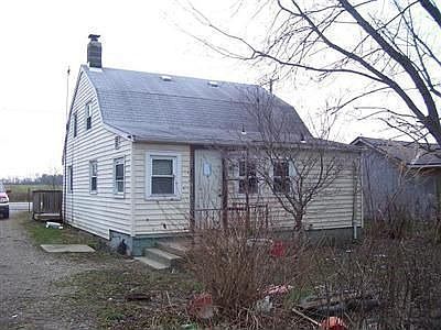 2nd image of 716 Quaker Trace Rd