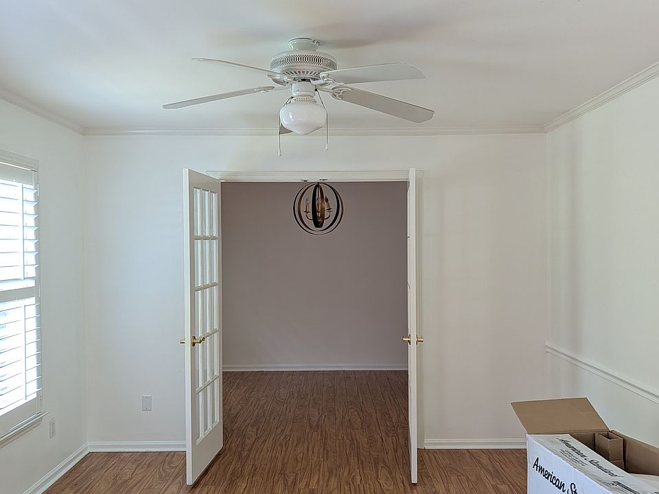 1st image of 959 Foxborough Rd