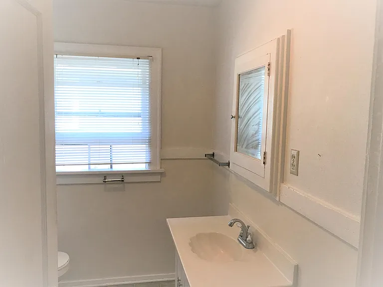 4200 Pasadena Pl NE #6 — Photo 13