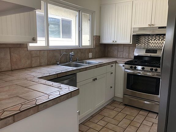 2nd image of 2219 4th St Unit 5