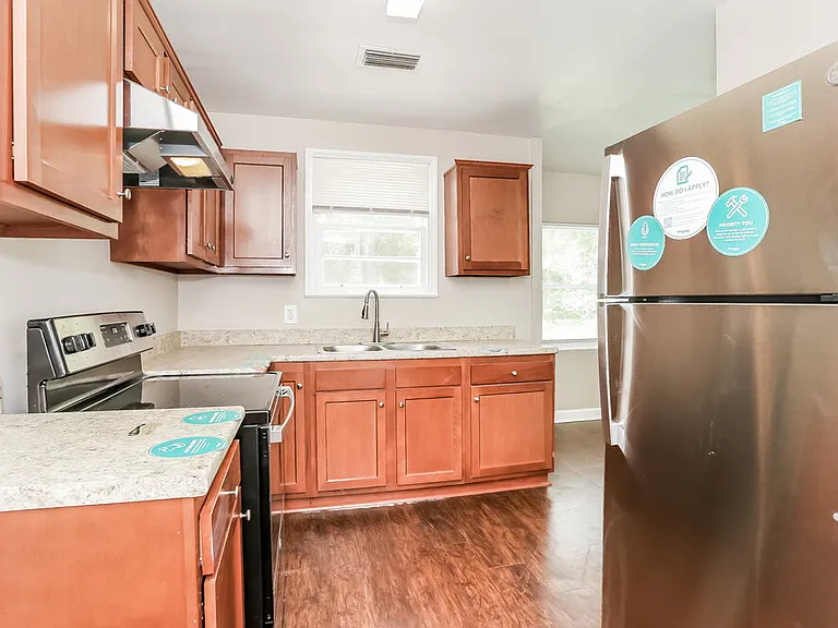 3037 Columbus Ave — Photo 8
