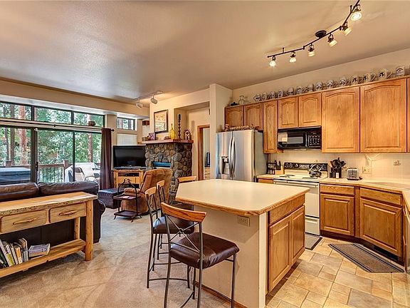 5th image of 106 Village Point Dr #106