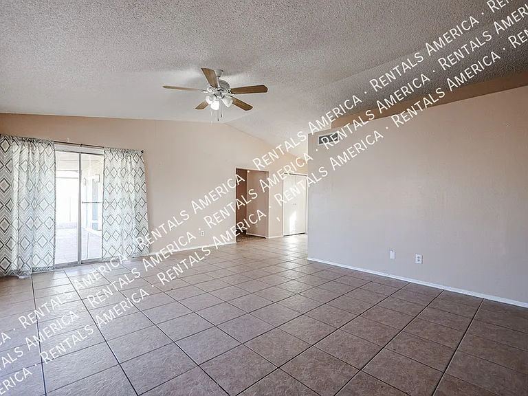 630 E Jensen St #128 — Photo 5