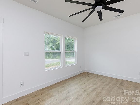3rd image of 7.5 Wilson Ave