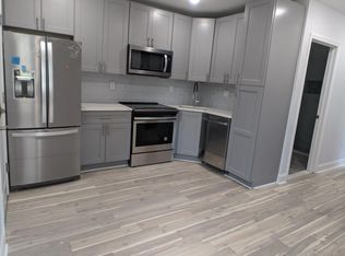 717 Walnut St #2R, Philadelphia, PA 19106