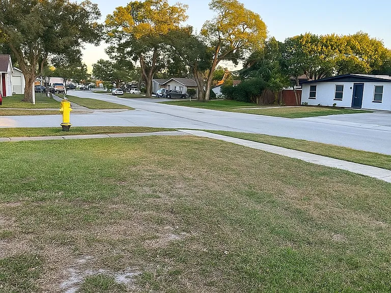 4409 W Varn Ave — Photo 16