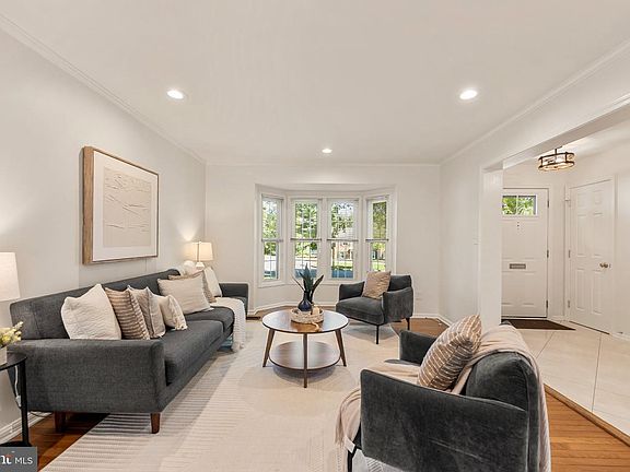 4th image of 8413 Forrester Blvd