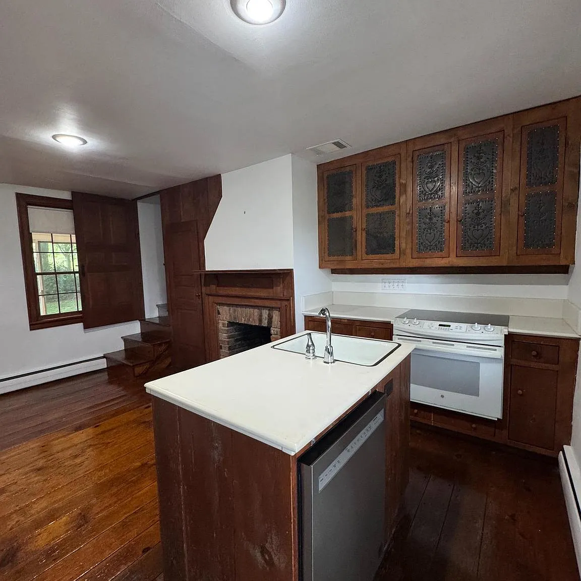 3 bed, 2248 sqft, $2,495 — Photo 3