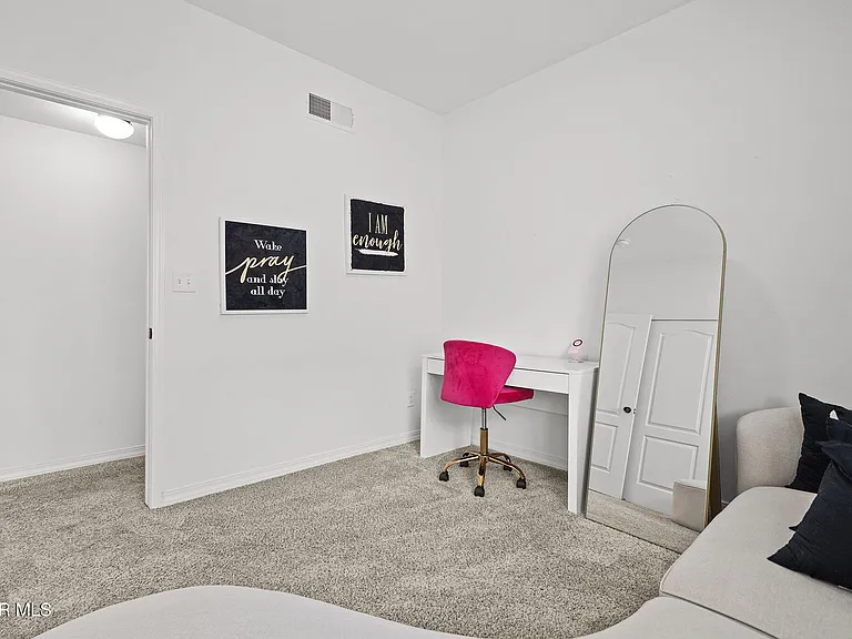 13760 Blackburn Ave — Photo 25