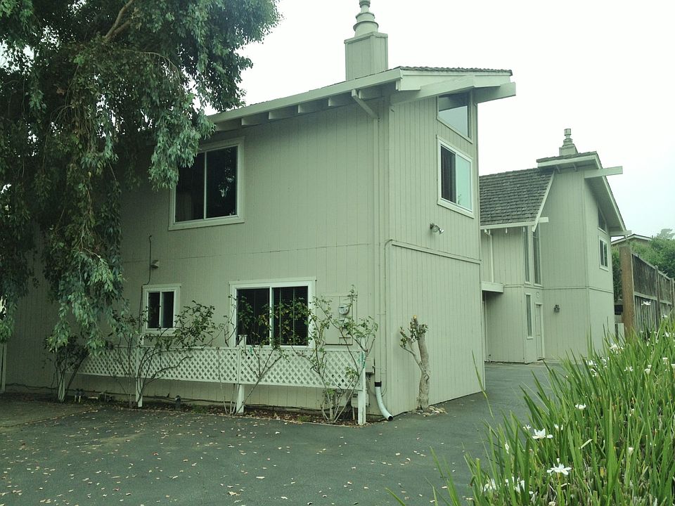 Two condo units on the lot (Back unit is for rent)