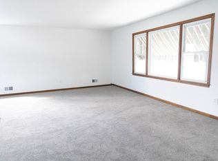 28 N Whittier St #2, Carteret, NJ 07008
