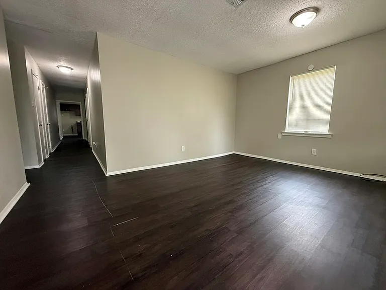 284 Gaston Ave — Photo 5