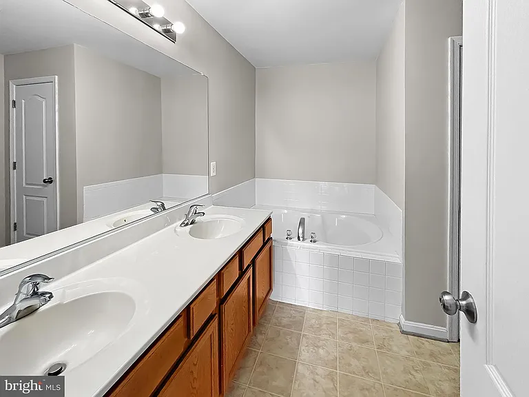 110 Whiskey Creek Cir — Photo 12