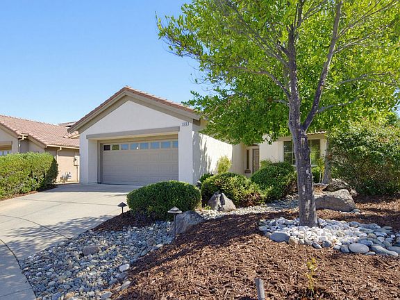 3rd image of 835 Azalea Ct