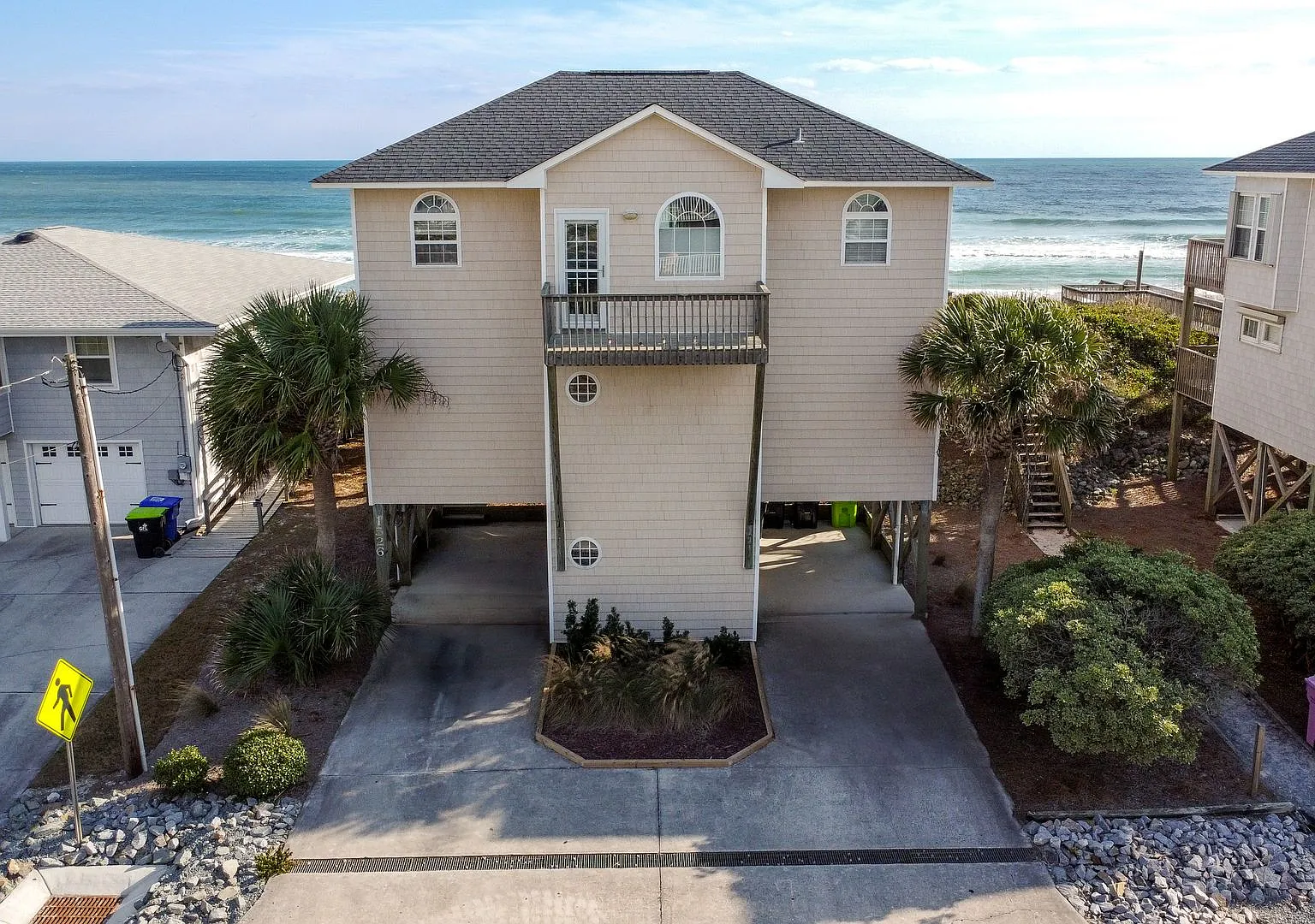 Oceanfront- Pet Friendly- Fully Furnished- Off Season Rental November 1st, 2026-March 31st, 2027 — Photo 1