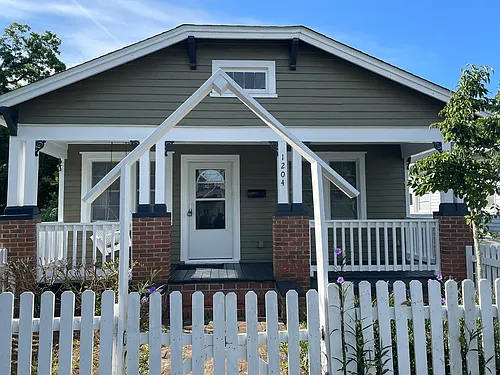 1204 Dock St Photo 1