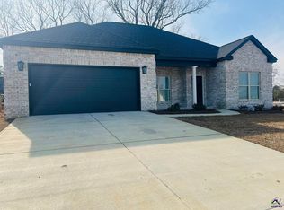 115 Early Dr, Byron, GA 31008