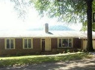 1230 Robin Dr, New Martinsville, WV