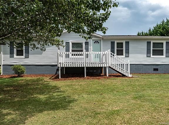 3rd image of 2781 Twin Meadow Dr