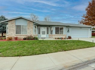 8332 W Willowcourt Dr, Garden City, ID 83714