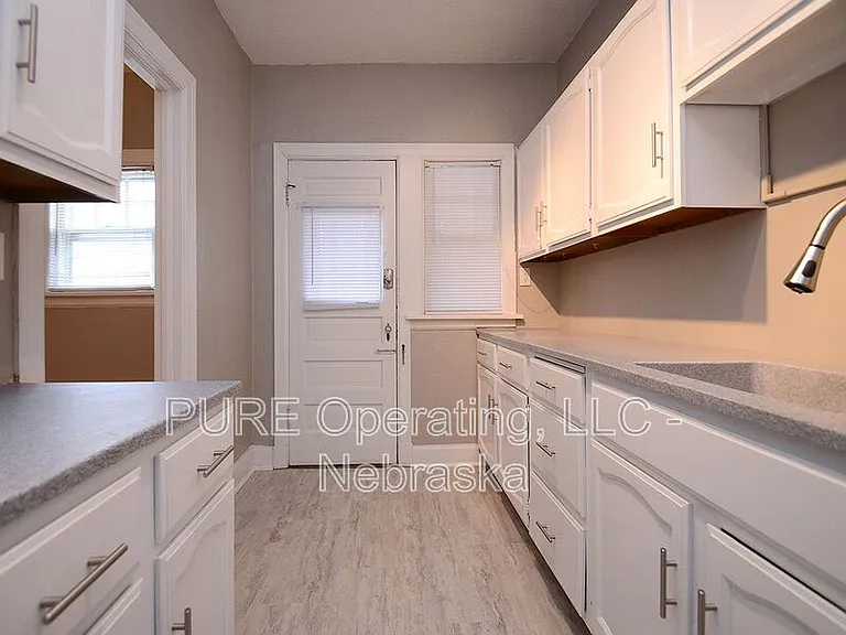 406 N 49th St #5 — Photo 10
