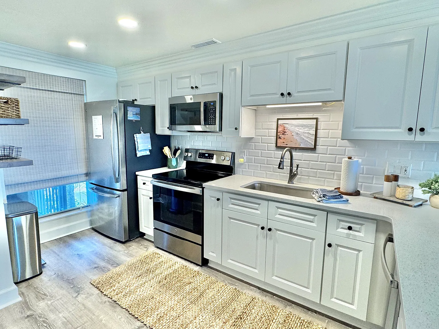 2 bed, 980 sqft, $3,595 — Photo 3
